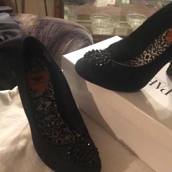 Shoe - Picture 3 of 3